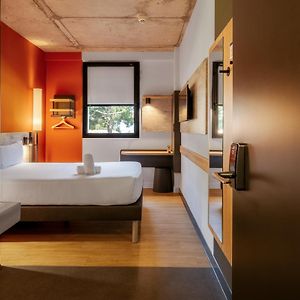 Camera standard con letto king size